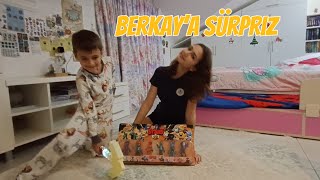 Berkay gizli oyuncaklarını buldu. Berkay’a sürpriz.