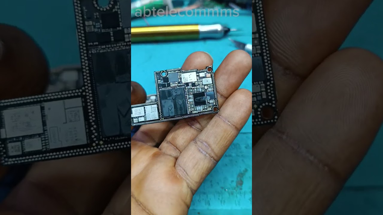 iPhone 11 pro max Dead repair charging IC issue 1612A1 charging IC short