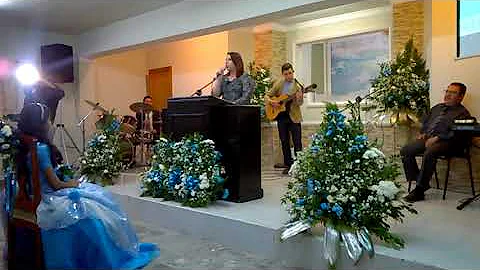 XV de Ruth, canta Melissa Arellano