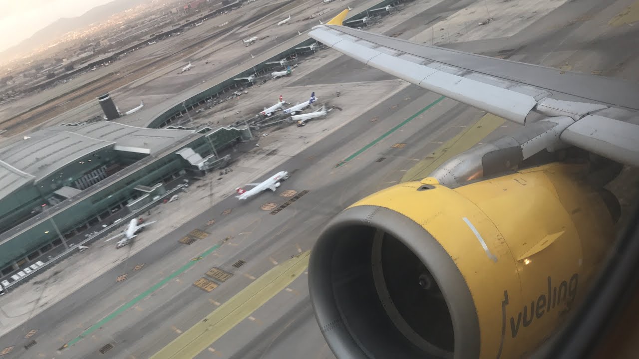 SUNSET TAKEOFF | Vueling A320 Takeoff from Barcelona El-Prat Airport