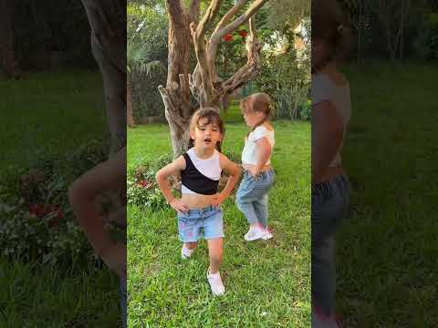 عرض ازياء تحول الى كارثة   