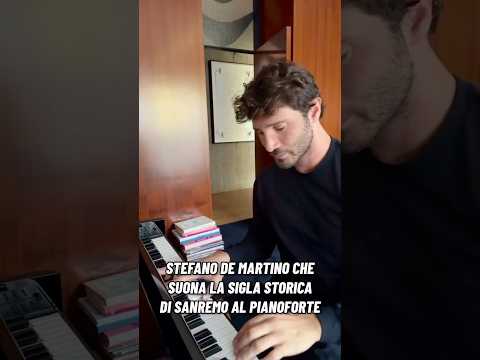 Video STEFANO DE MARTINO SUONA LA SIGLA DI SANREMO