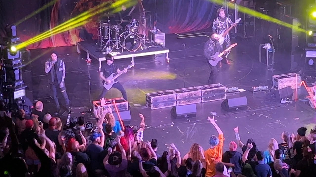 Motionless In White Somebody Told Me (The Killers cover) Live at Shiprocked 2023 (2nd Set