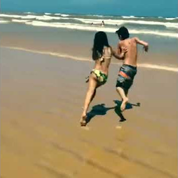 Download lagu Gabriella Saraivah e Gui Vieira Brincando Na Praia