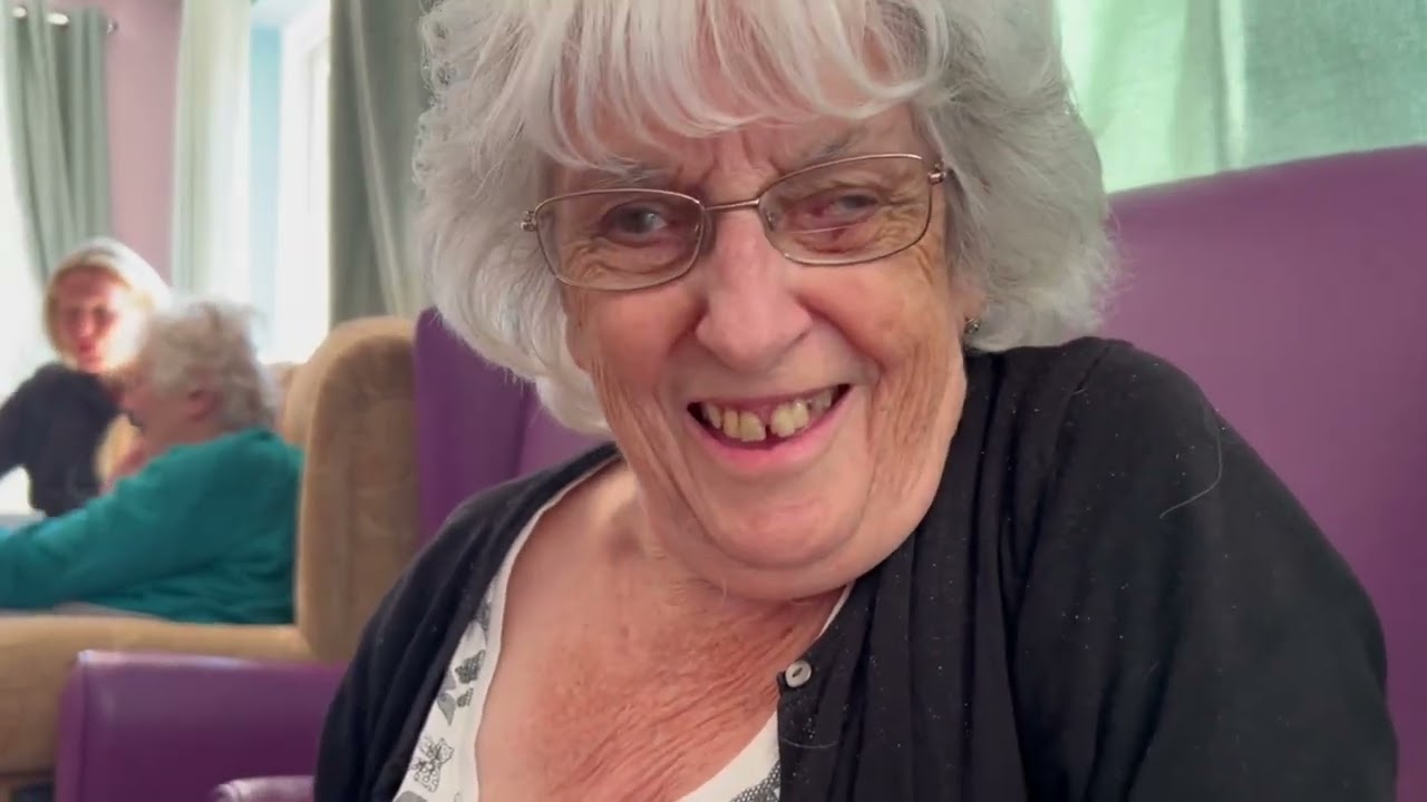 Neigh-ce to meet you! Miniature Shetland pony visits care home residents