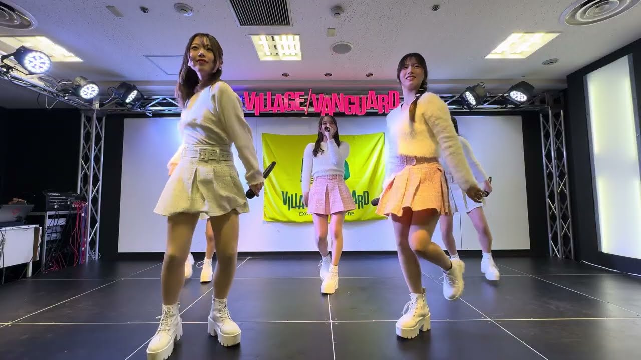 2FACE 『MONARISA』 2026/02/06 リリースイベント @ ヴィレッジヴァンガードさっぽろ東急店