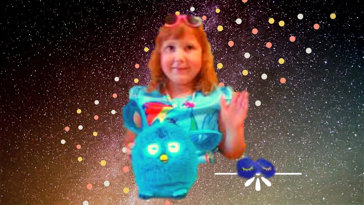 Поля танцует со своим другом мистером Ферби. Hasbro Furby Connect