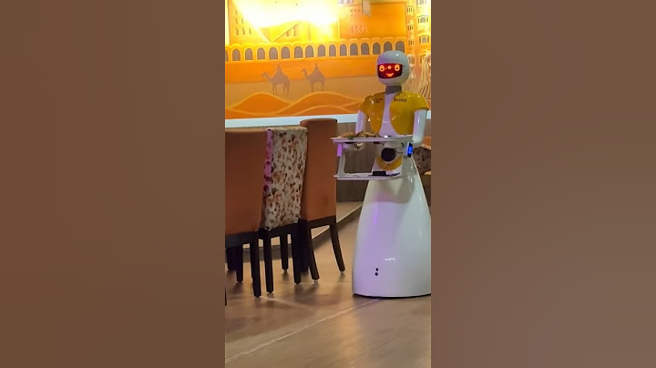 🤖Khana leke aya ek robot! 🤖 😂#shortsfeed #funny #souravjoshivlogs