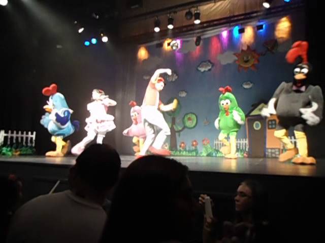 AYAME NO TEATRO DUDINHA E A GALINHA PINTADINHA