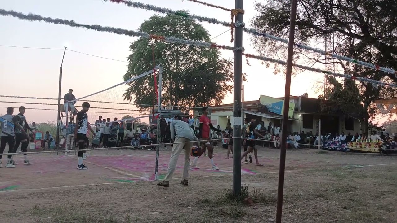 झतरपुर vs बडवार का धमाकेदार टूनामेंट बाँलीबोल