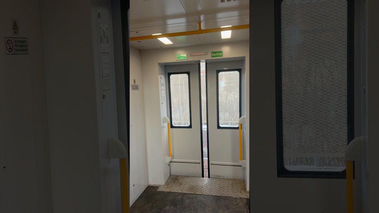 Осторожно двери закрываются!!! Следующая станция, &laquo;Голутвин&raquo;!!!