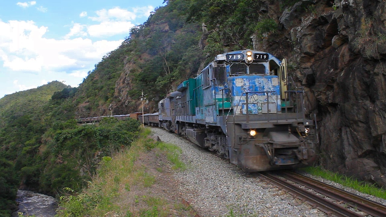 A PASSAGEM DOS TRENS PELO CÂNION DA PIRAMBEIRA EM ITUMIRIM MG!! UM DOS LOCAIS MAIS BELOS DA ROTA!