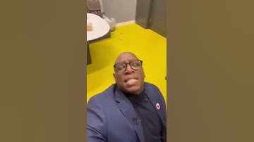 Ian Wright is every single Arsenal fan right now 😂