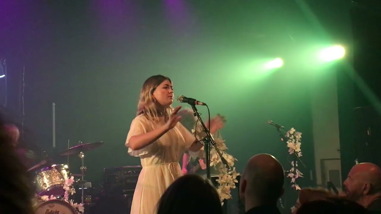 Yumi Zouma - Where the Light Used to Lay [first part] (Live @ Melkweg, Amsterdam on March 27, 2022)
