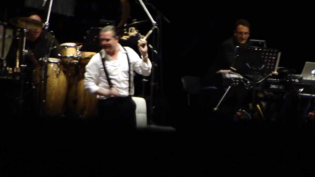 Mike Patton/Mondo Cane-Urlo negro.Estadio Bicentenario de La Florida,Santiago,Chile.24/11/13 cinetopia