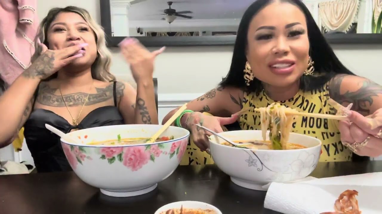 Моя семья в Северной Каролине ест лапшу с @tinylicious