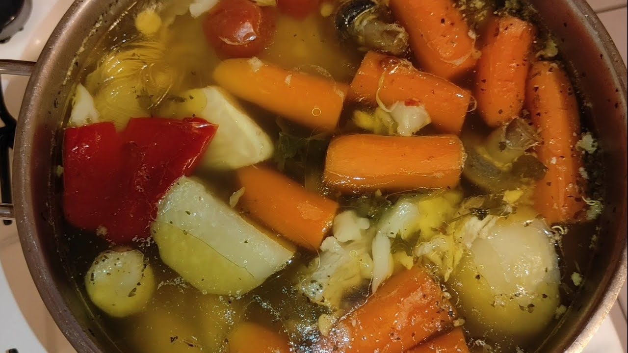 Békebeli húsleves gazdagon vegyes húsból. Etus magyaros konyhája