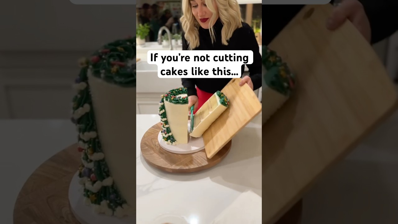 Stop Cutting Cake Wrong! This Genius Hack Will Change Everything 🎂🍴 