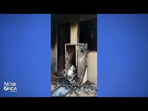 Homem armado ameaça família e incendeia casa em Aracruz