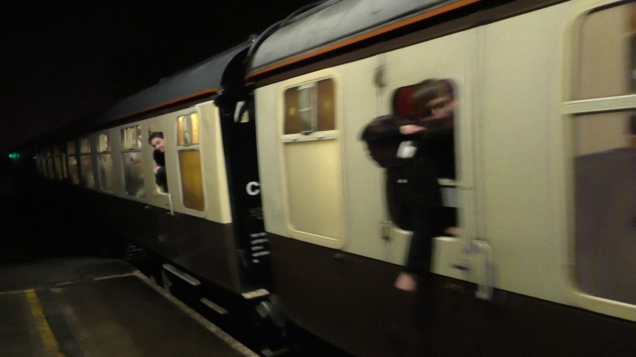 (HD) DB Cargo 66051 departs Tamworth High Level working 'The Jolly Grid' tour - 16/12/17