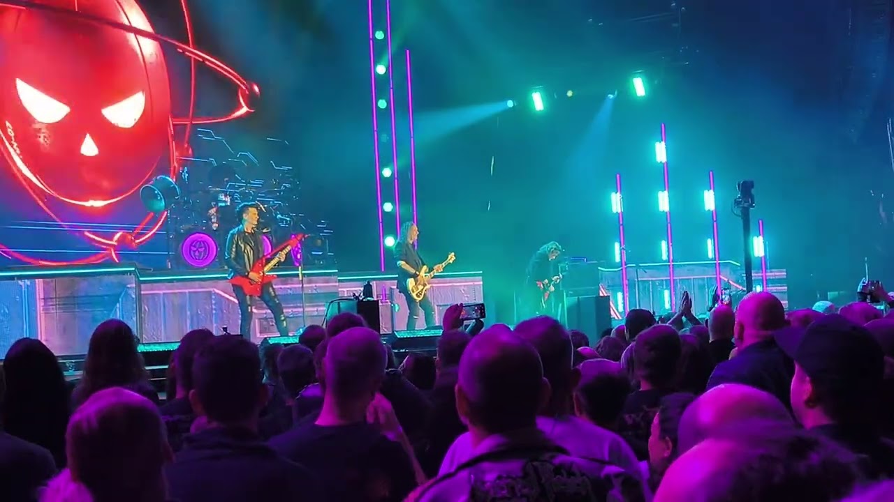 Helloween Future World live in Stuttgart 22/11/25 Hanns Martin Schleyer Halle 