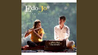 Video thumbnail of "Edo & Jo - Om Shanti"