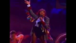 Video thumbnail of "En Vogue - Free Your Mind [Live 1992]"