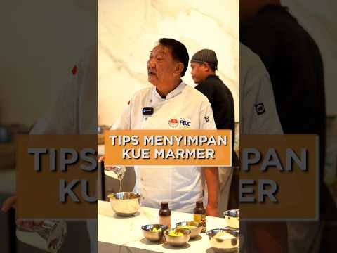 Video: Apakah kue bundt harus dingin di dalam loyang?