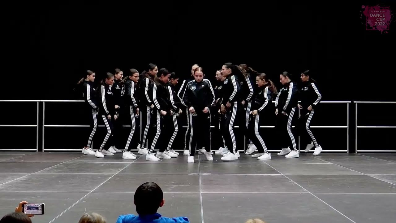 TROUBLEMAKER 1. Platz Teens 1 Formation