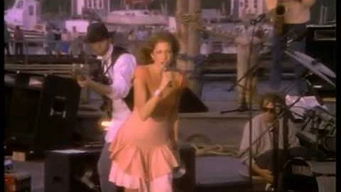 Carly Simon - Nobody Does It Better - The Spy Who ...