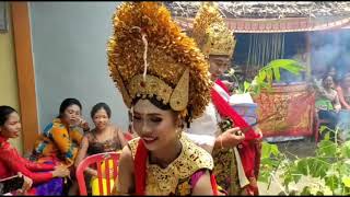 Dek ulik - Ratih kamajaya (pawiwahan Sartika & Sri Budiasih)