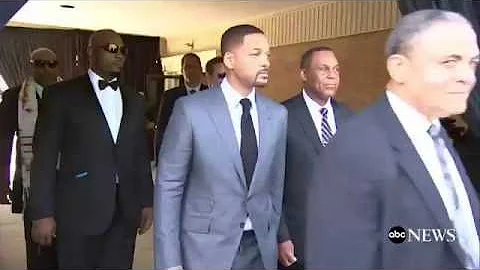 Muhammad Ali Funeral | Will Smith, Mike Tyson, & Others Carry Ali's Casket