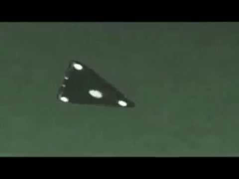 THE TR3B BLACK MANTA SPACE CRAFT AIRCRAFT in the Night - YouTube