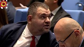 видео: ПЕЕВСКИ И ПЕТКОВ СИ КРЕЩЯТ НА ПЪРВИЯ РЕД | НИНОВА: РАЗБЕРАТЕ СЕ КАТО МЪЖЕ | ВЪЗРАЖДАНЕ ГИ НАДЪХА ОЩЕ картинка: ПЕЕВСКИ И ПЕТКОВ СИ КРЕЩЯТ НА ПЪРВИЯ РЕД | НИНОВА: РАЗБЕРАТЕ СЕ КАТО МЪЖЕ | ВЪЗРАЖДАНЕ ГИ НАДЪХА ОЩЕ