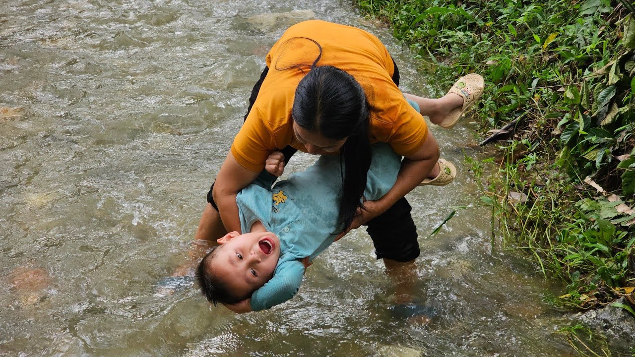 The single mother was very worried because five days had passed and she still hadn't found her son.
