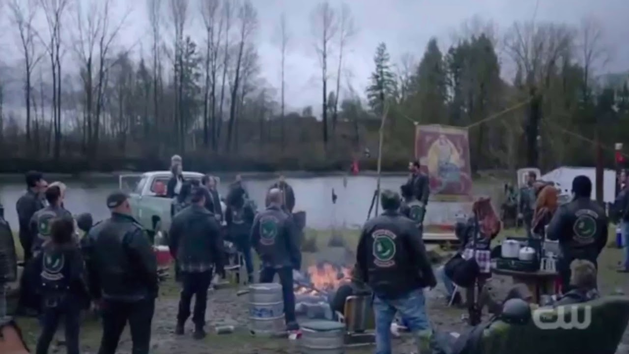 Jughead Serpent King and Cheryl a serpent!🐍Riverdale