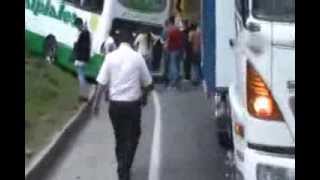 Unbus Casi Cae En Un Abismo(Pastor Alberto Sanchez) Resimi