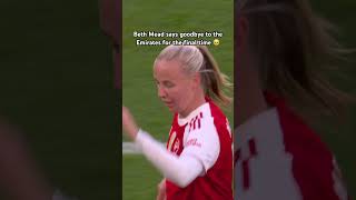 The final time at the Emirates for Arsenal 🥺 #BarclaysWSL #arsenalwomen #bethmead
