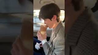 [Eng Sub] ATEEZ Yunho & San mixing iced coffee | Twitter