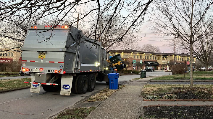 Lexington KY Mack LR CNrG Heil Python Packing Trash