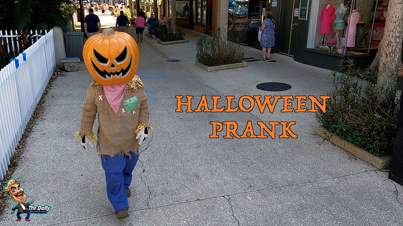 Halloween Prank -- Funny Scare Reactions! - YouTube