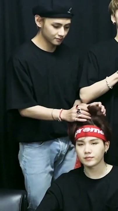 || jimin get angry 💢 touch a yoongi...|| 😂😂  v scered a jimin.... #bts #teahyung #jimin