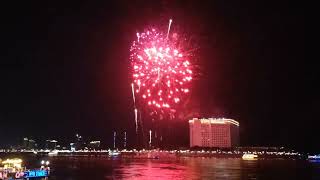 ផ្ទុះលាន់ពេញអាកាស@firework in front of Royal Palaceshorts