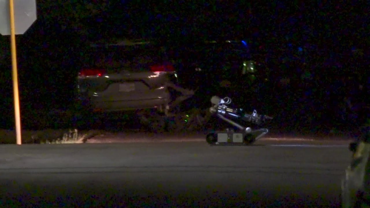 HPD SWAT Responds to Handle Barricaded Suspect | Houston - YouTube