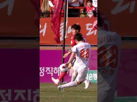 다시 봐도 미친 궤적의 중거리 골 🚀