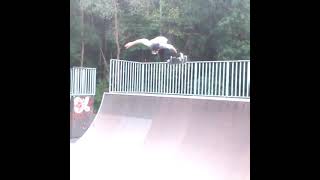 Tuck knee grab, backside melon grab, backside 360 melon grab - Bajkowy Skate