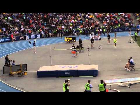 Derek Drouin high jumps 2.40m at 2014 Drake Relays (7'10.5")