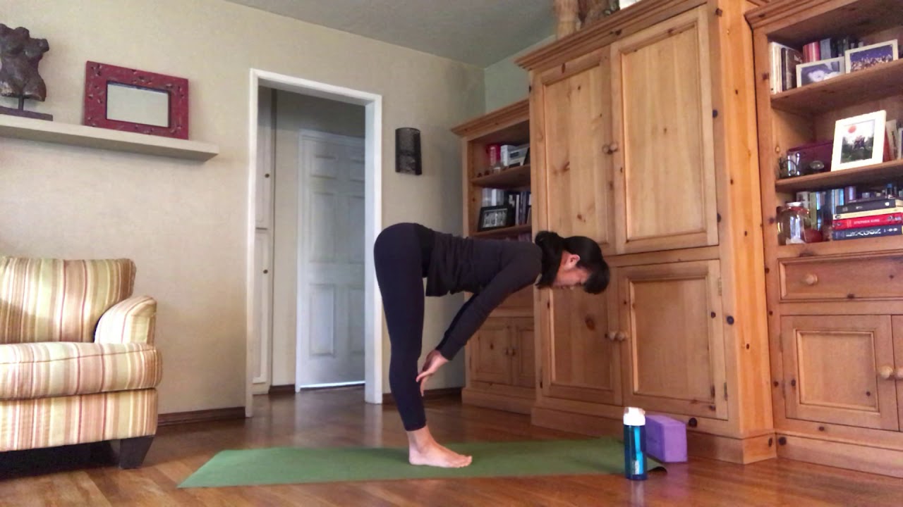 10 min Yoga Flow to get you goin'