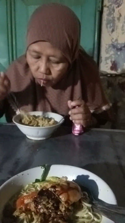 Makan Mie Pangsit #shorts