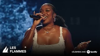 Fanny J performe un medley en live (Okay, Je l'aime, Ancrée à ton port) | LES FLAMMES 2024 Resimi